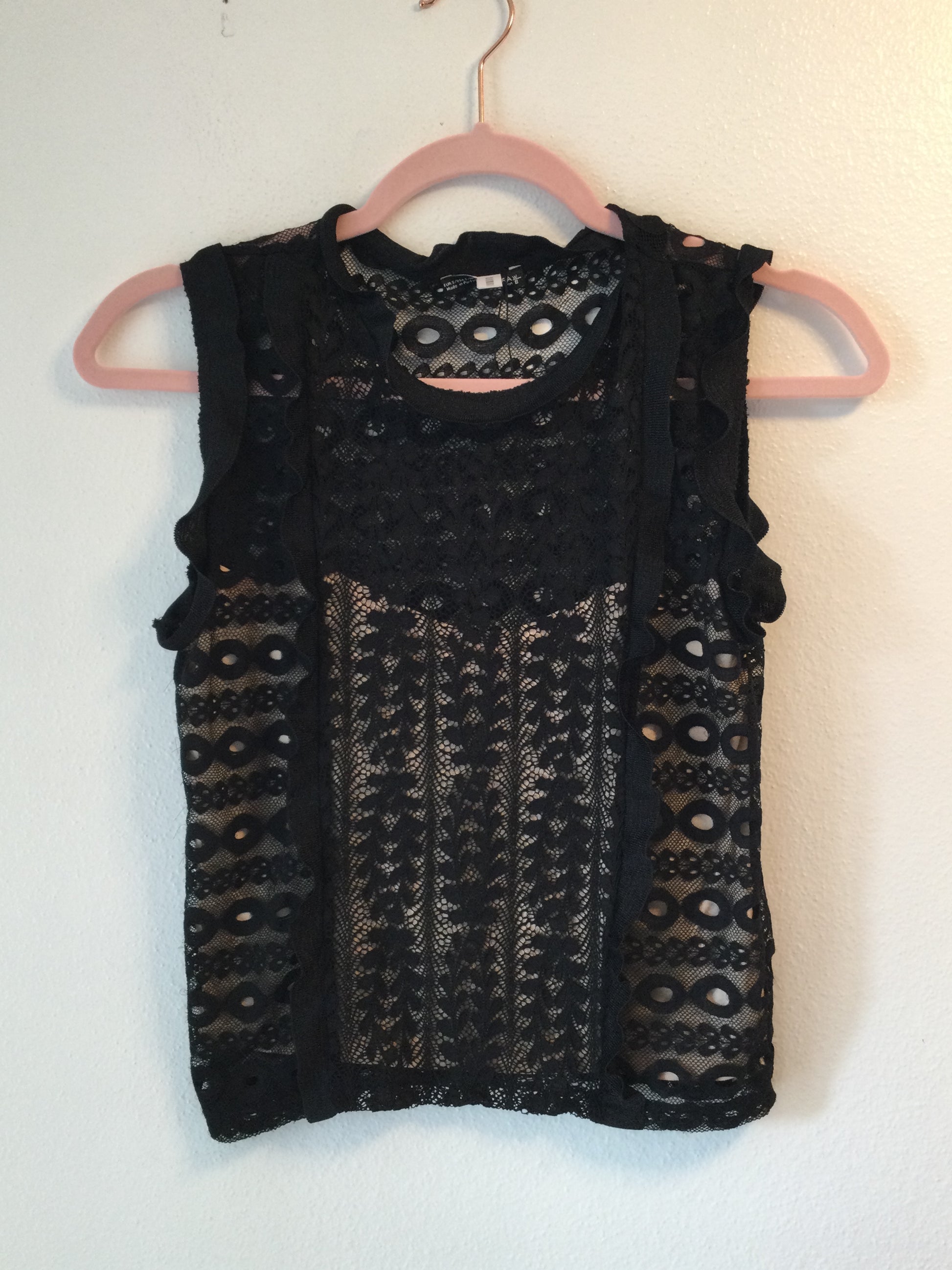 Zara size small black and tan lace top TT0692￼