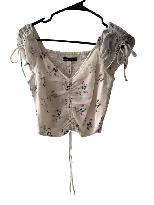 Abercrombie and Fitch size small top floral TT4249