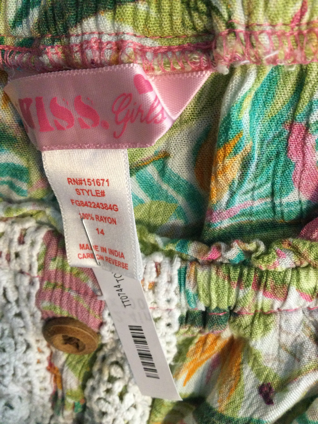 First kiss girl floral top size 14 TT0744￼