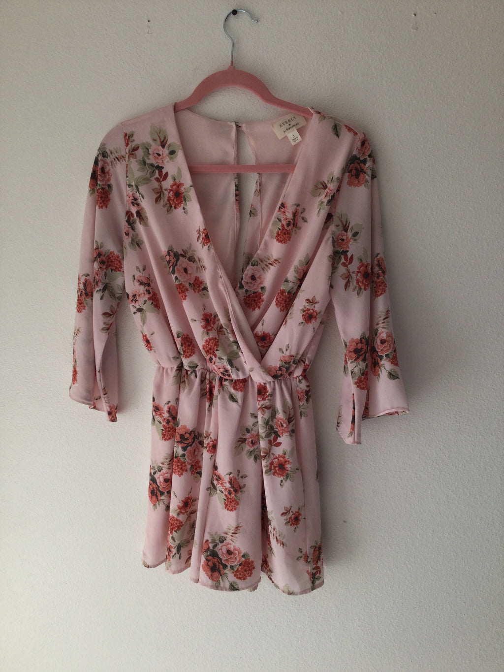 PINK FLORAL ROMPER SIZE SMALL