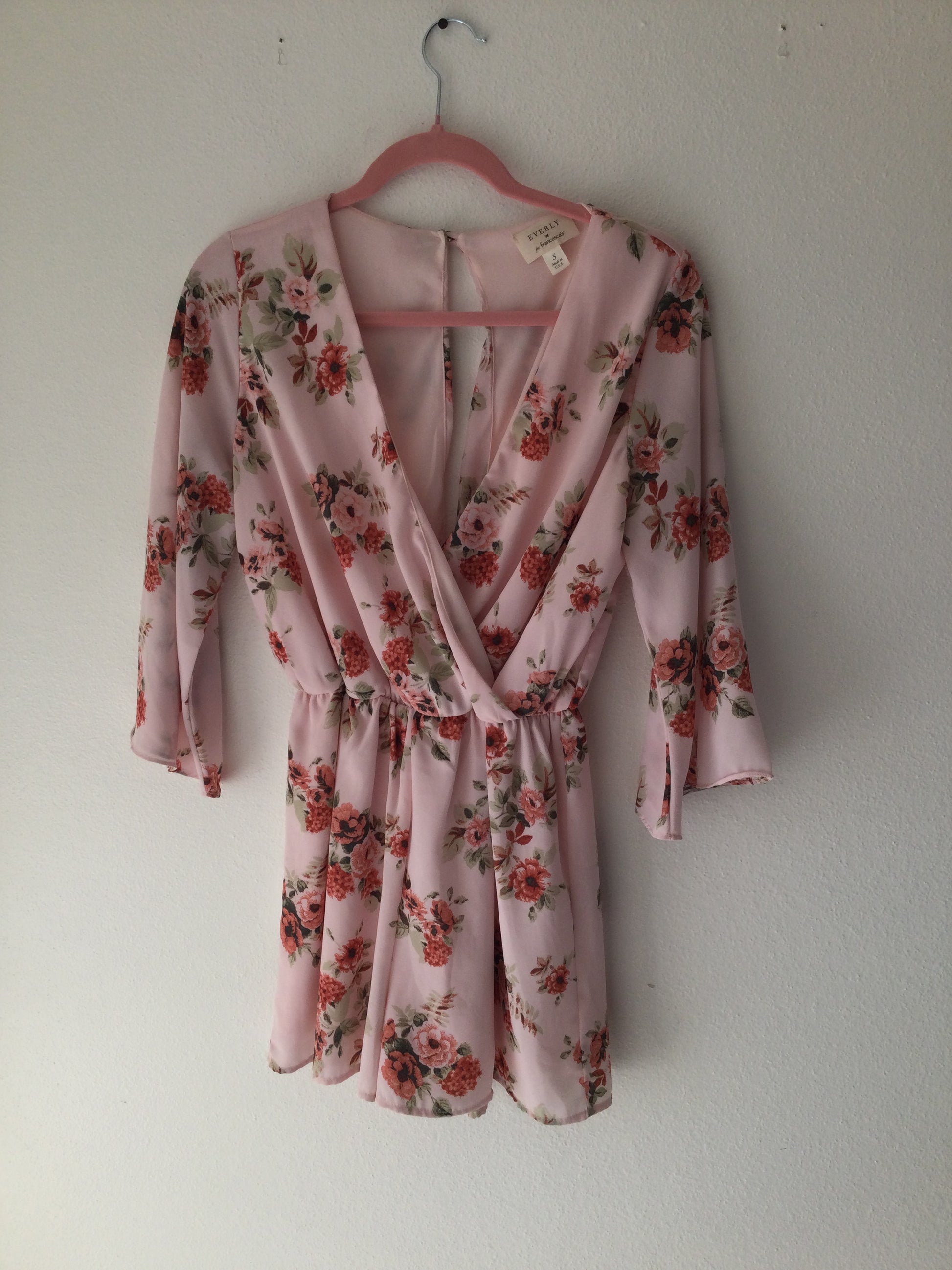 PINK FLORAL ROMPER SIZE SMALL