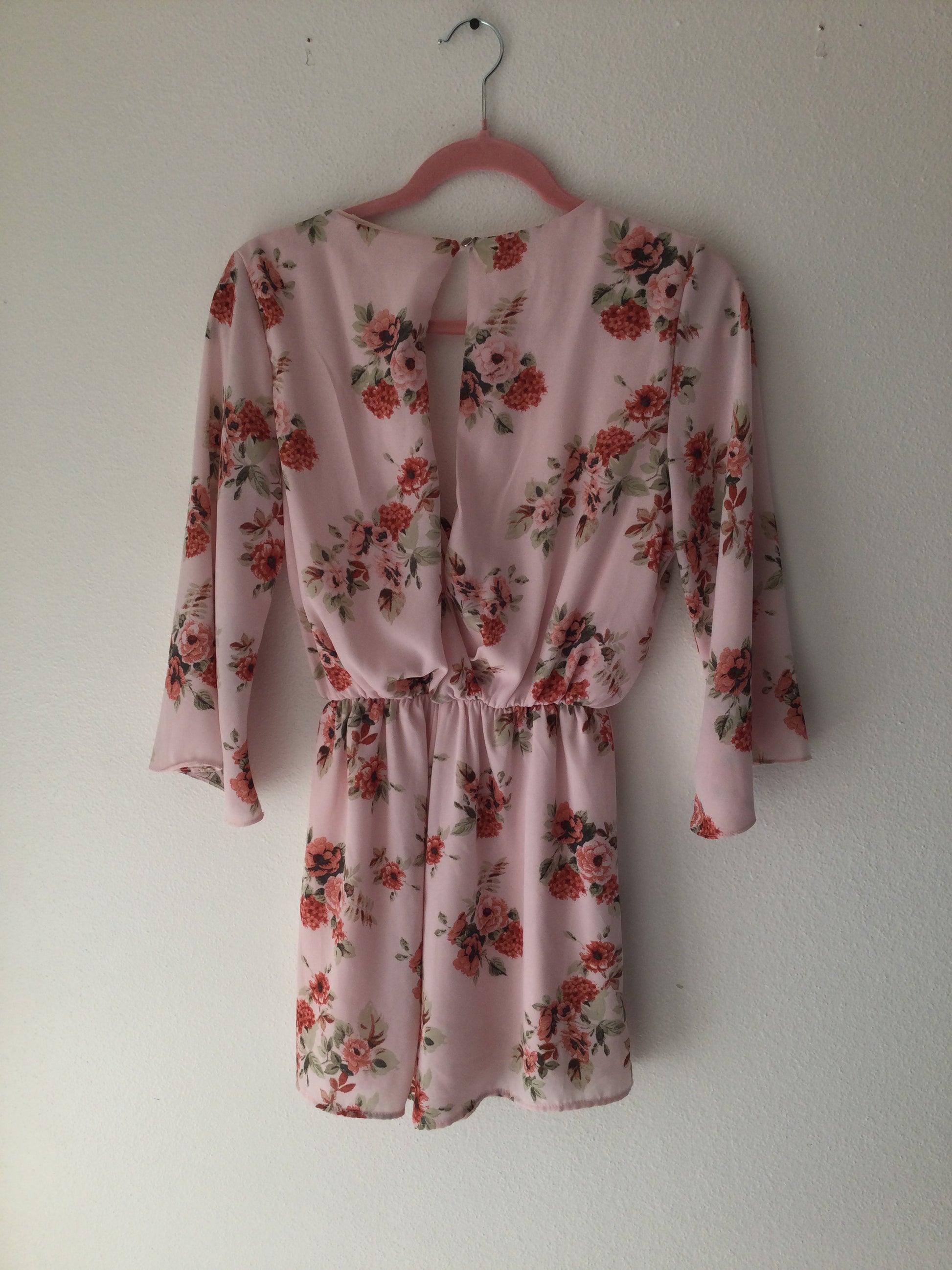 PINK FLORAL ROMPER SIZE SMALL