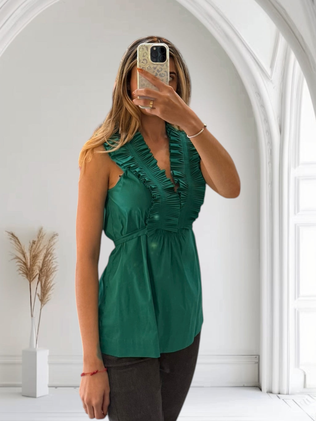 TT0639	BCBGMAXAZRIA	GREEN TOP SIZE SMALL