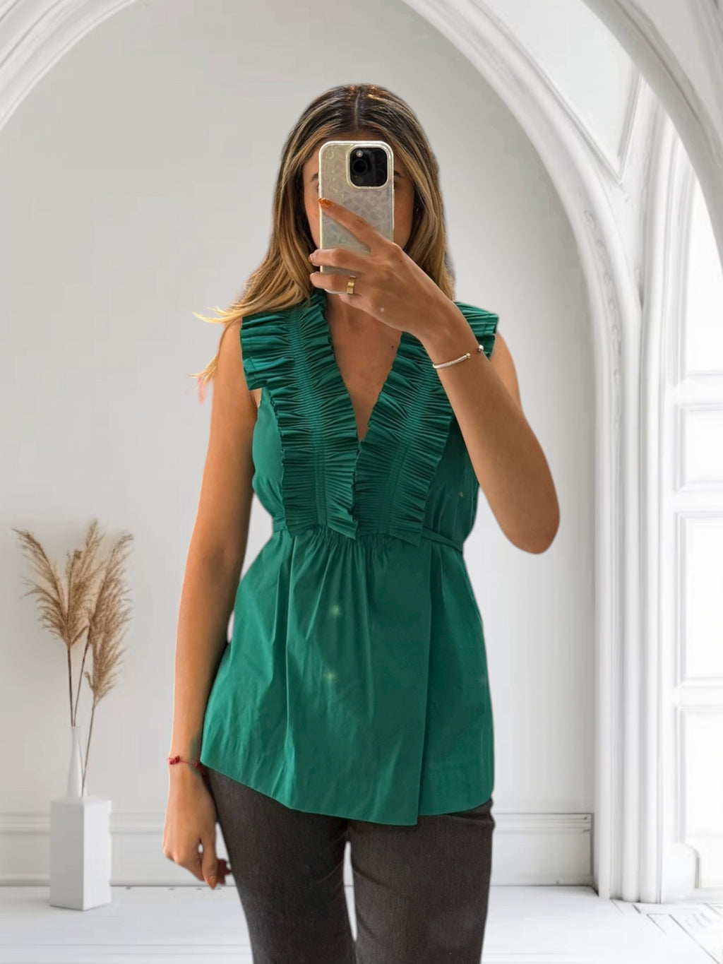 TT0639	BCBGMAXAZRIA	GREEN TOP SIZE SMALL