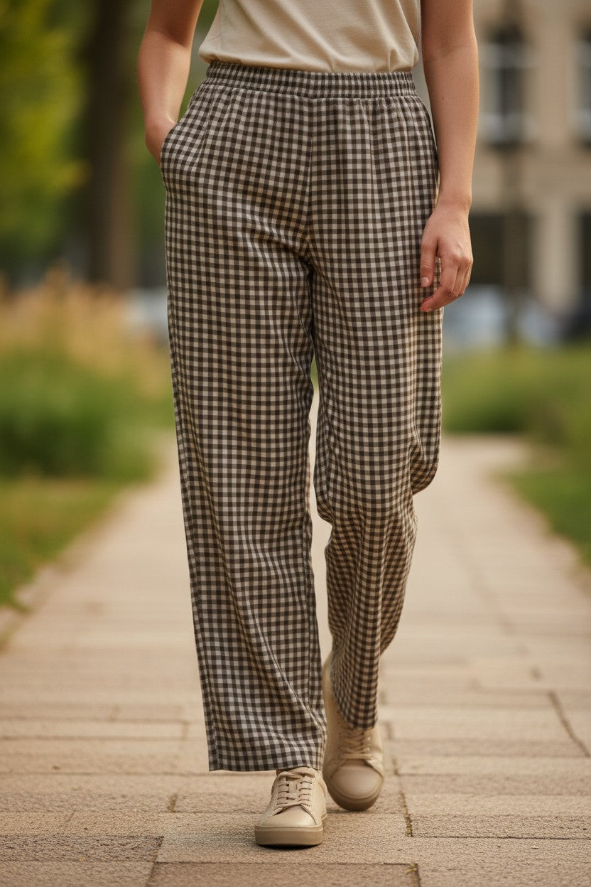 SHEIN BROWN,WHITE GINGHAM PANTS SMALL